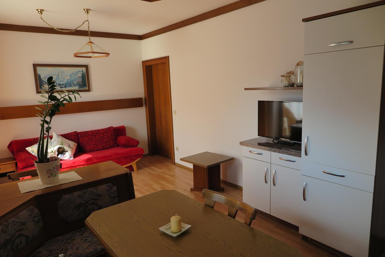 Apartamento Haus Enzian Sankt Johann im Pongau Exterior foto